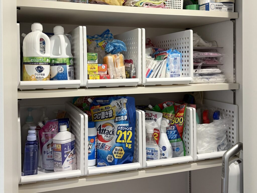 ライクイットの収納トレーを使ってキレイに整った日用品ストック